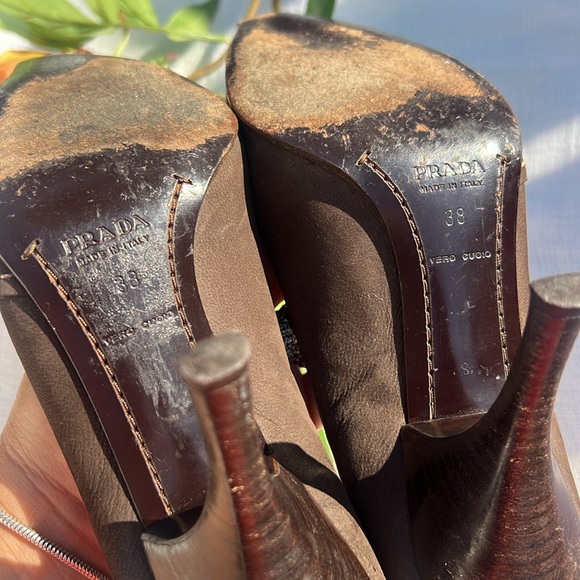 PRADA Vintage Leather Pointed Toe Pumps With Floral Buckle. Size 38.🤎 - Picture 8 of 17